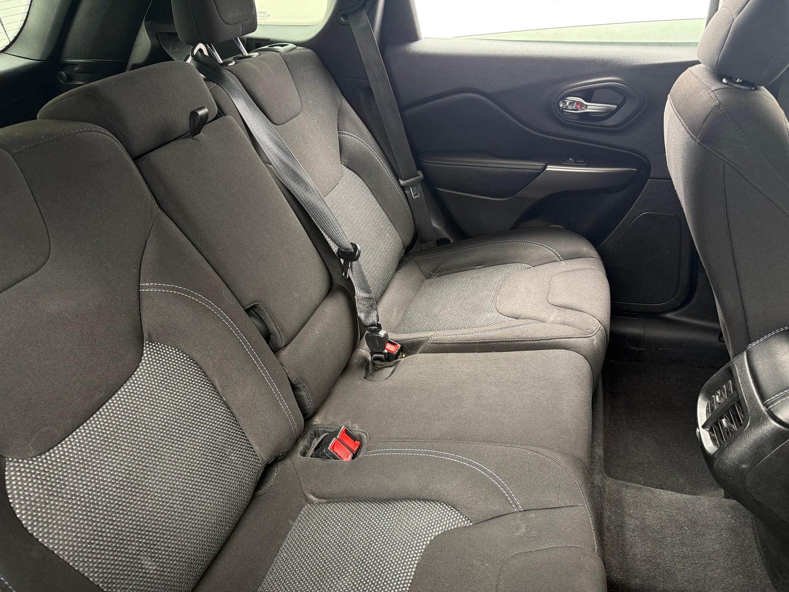 Thumbnail: 2021 Jeep Cherokee - 6