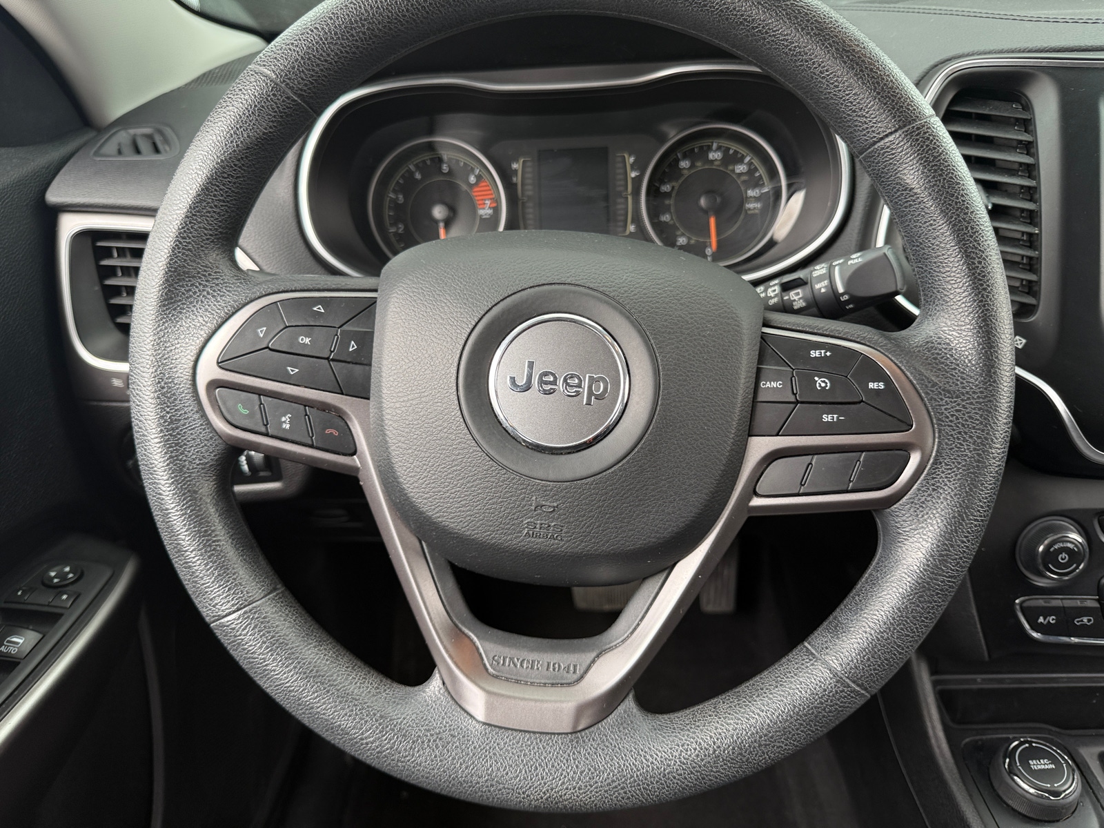 Thumbnail: 2021 Jeep Cherokee - 5