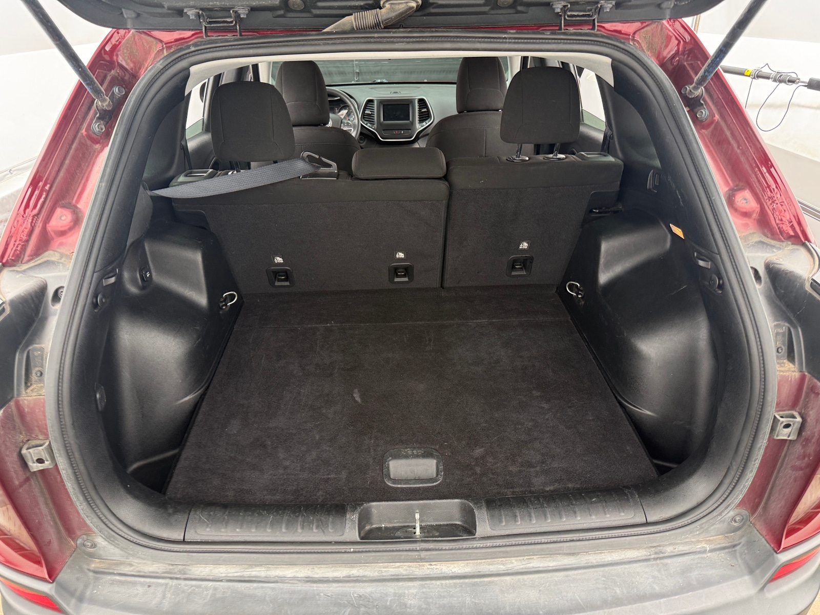 Thumbnail: 2021 Jeep Cherokee - 7