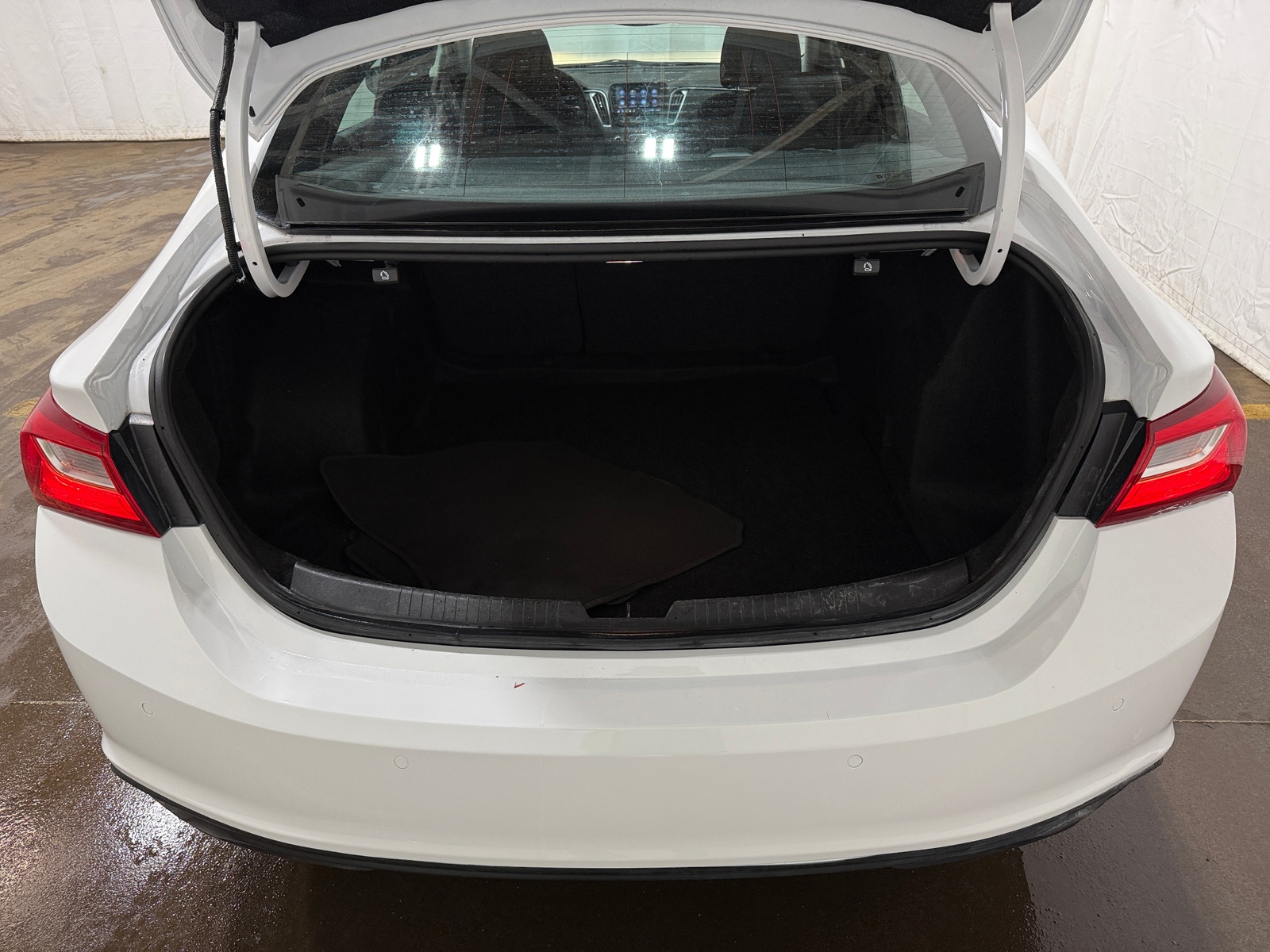 Thumbnail: 2024 Chevrolet Malibu - 7