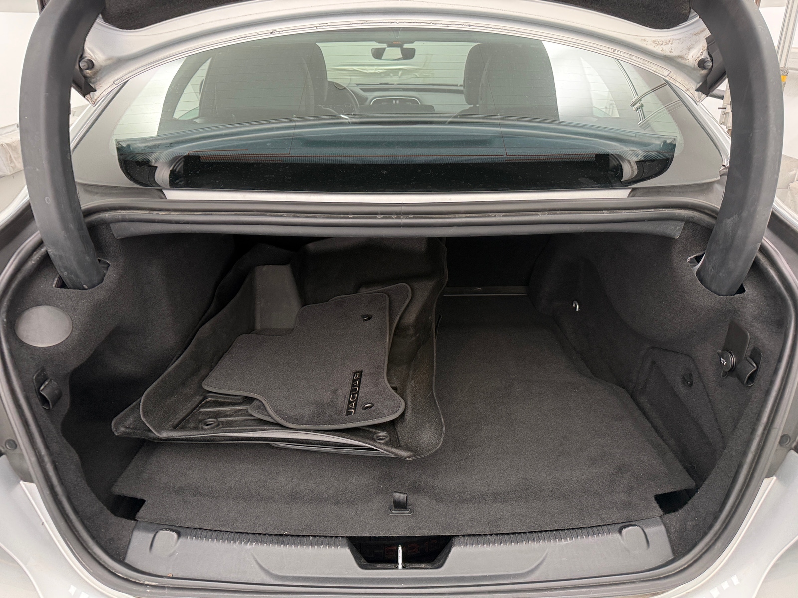 Thumbnail: 2020 Jaguar XE - 6