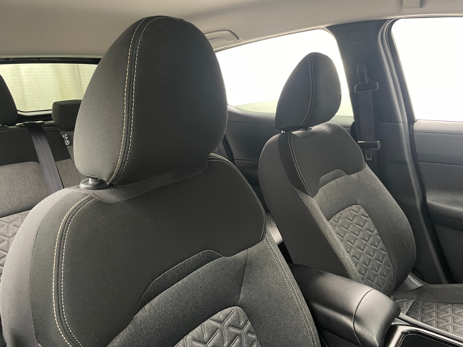 Thumbnail: 2025 Nissan Kicks - 2