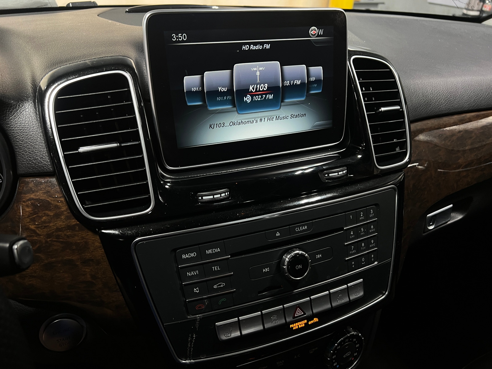 Thumbnail: 2016 Mercedes-Benz GLE - 3