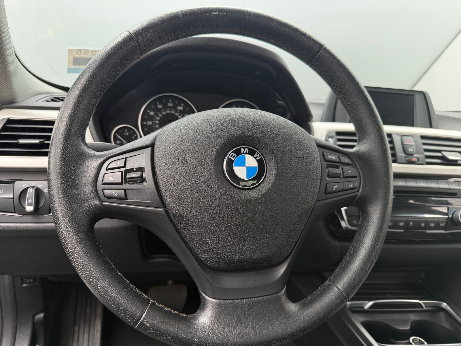 Thumbnail: 2016 BMW 3 Series - 4