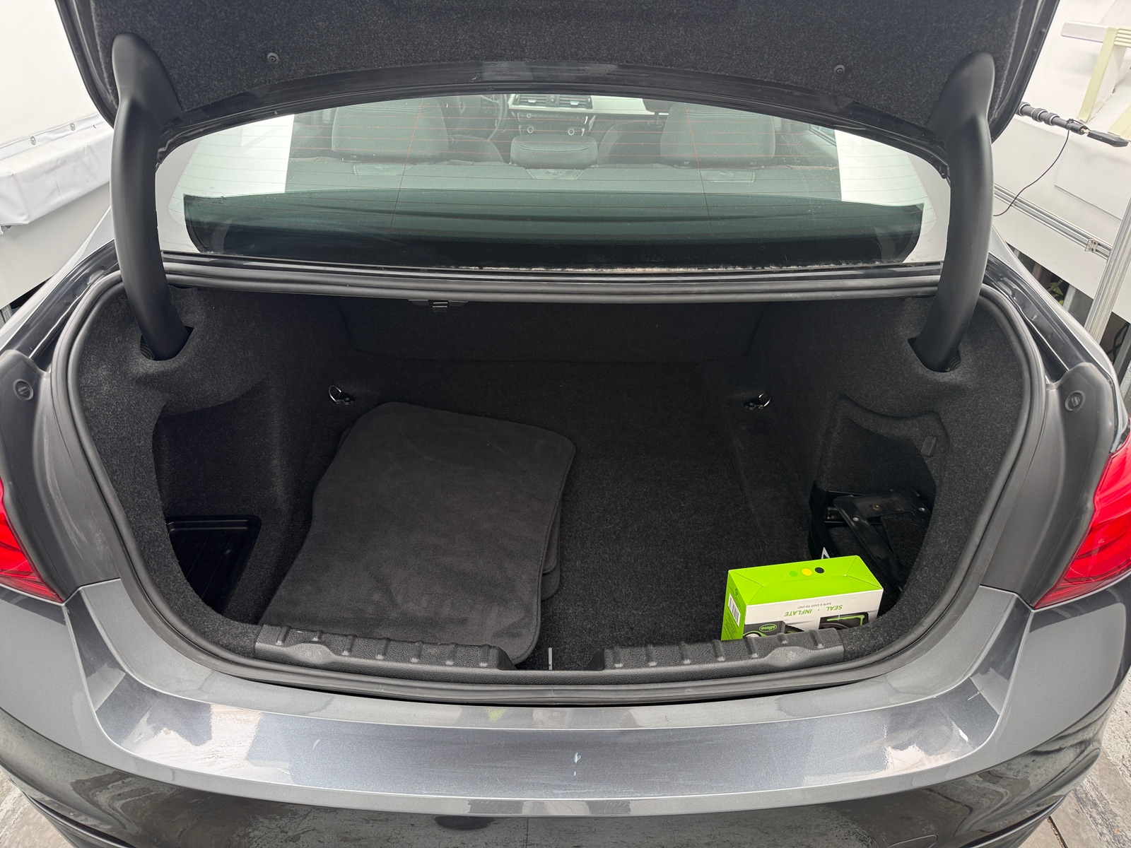 Thumbnail: 2016 BMW 3 Series - 6