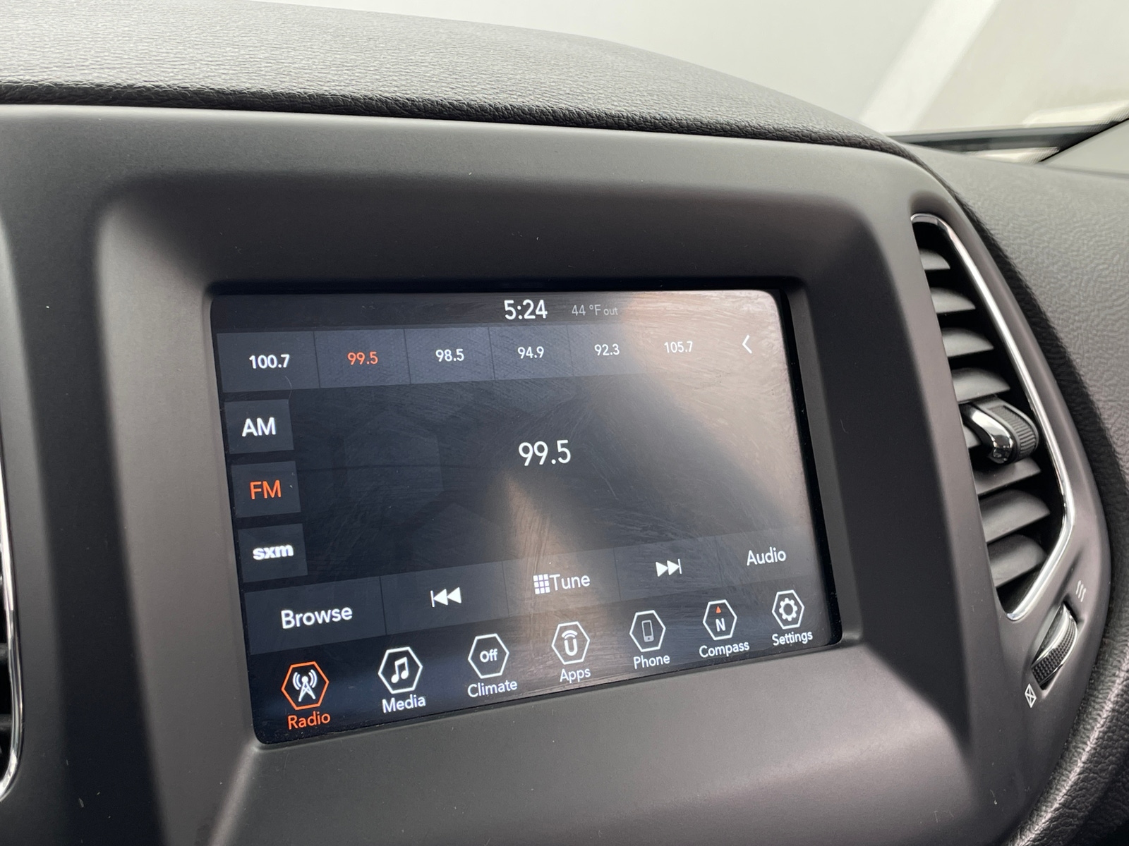 Thumbnail: 2020 Jeep Compass - 4