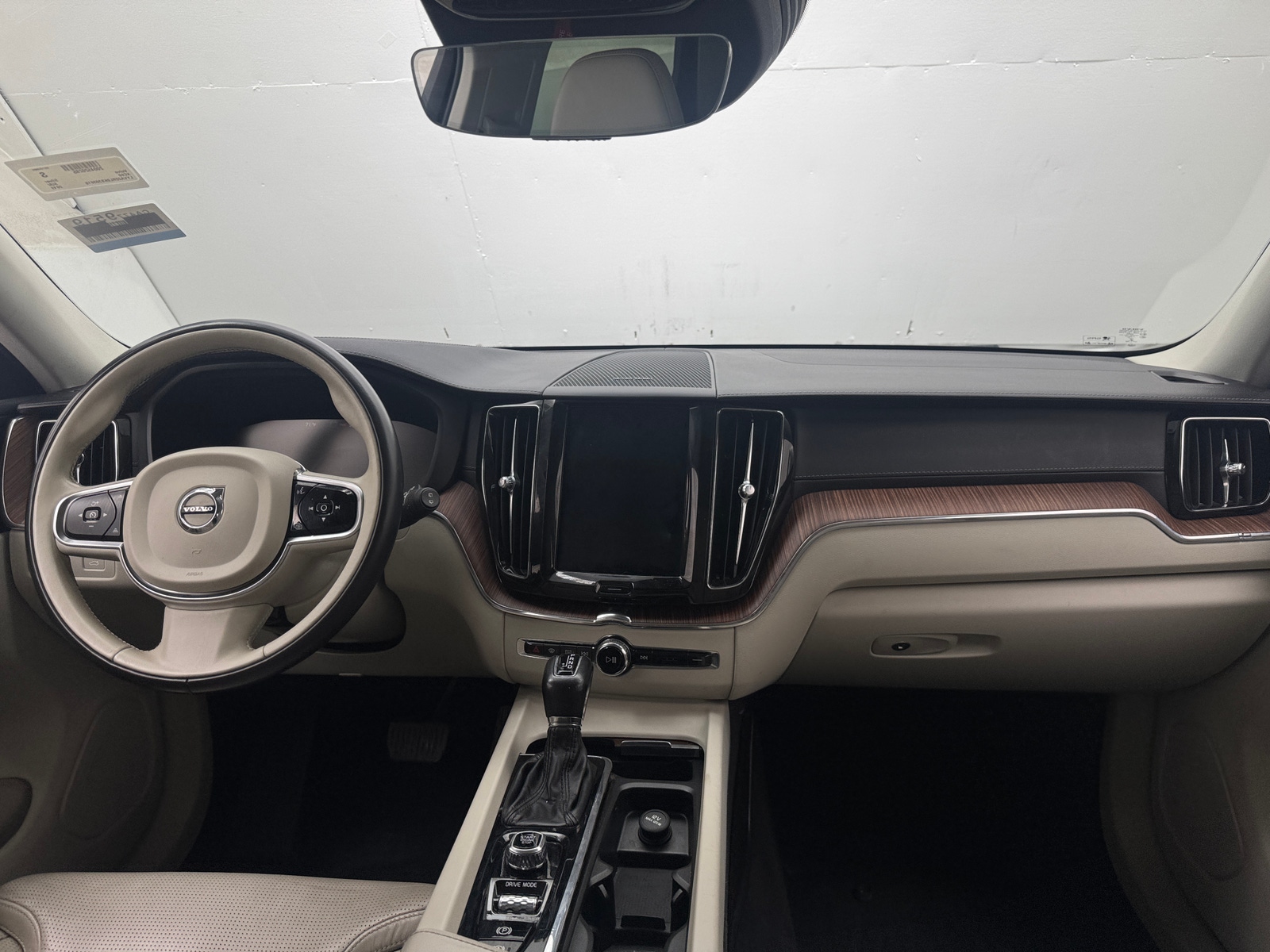 Thumbnail: 2019 Volvo XC60 - 2