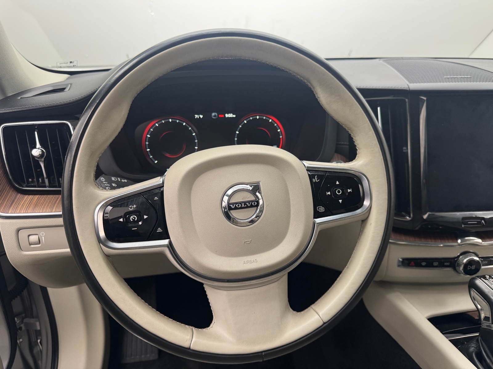 Thumbnail: 2019 Volvo XC60 - 4