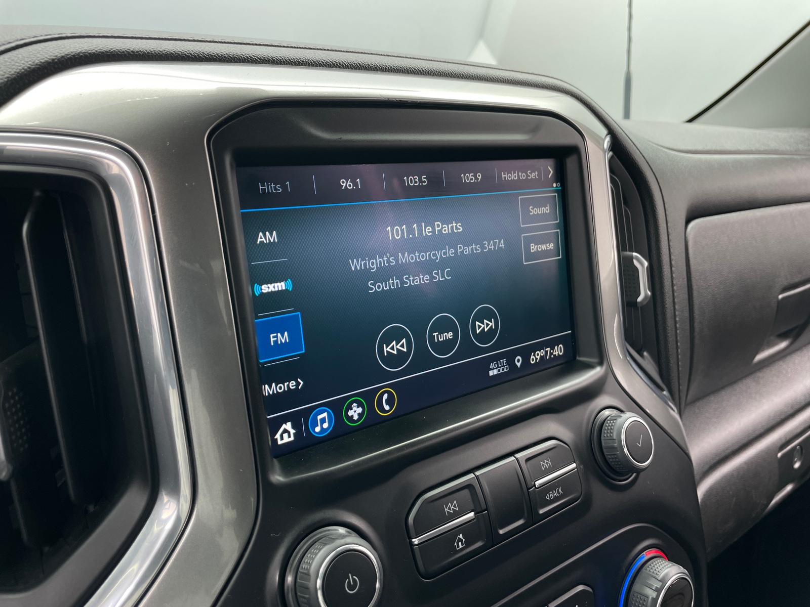 Thumbnail: 2022 Chevrolet Silverado 2500 - 4