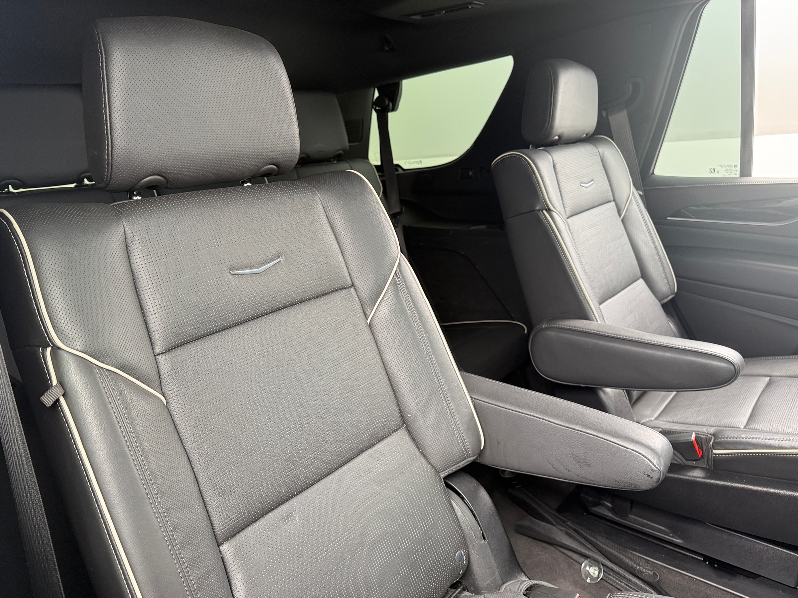 Thumbnail: 2022 Cadillac Escalade - 5