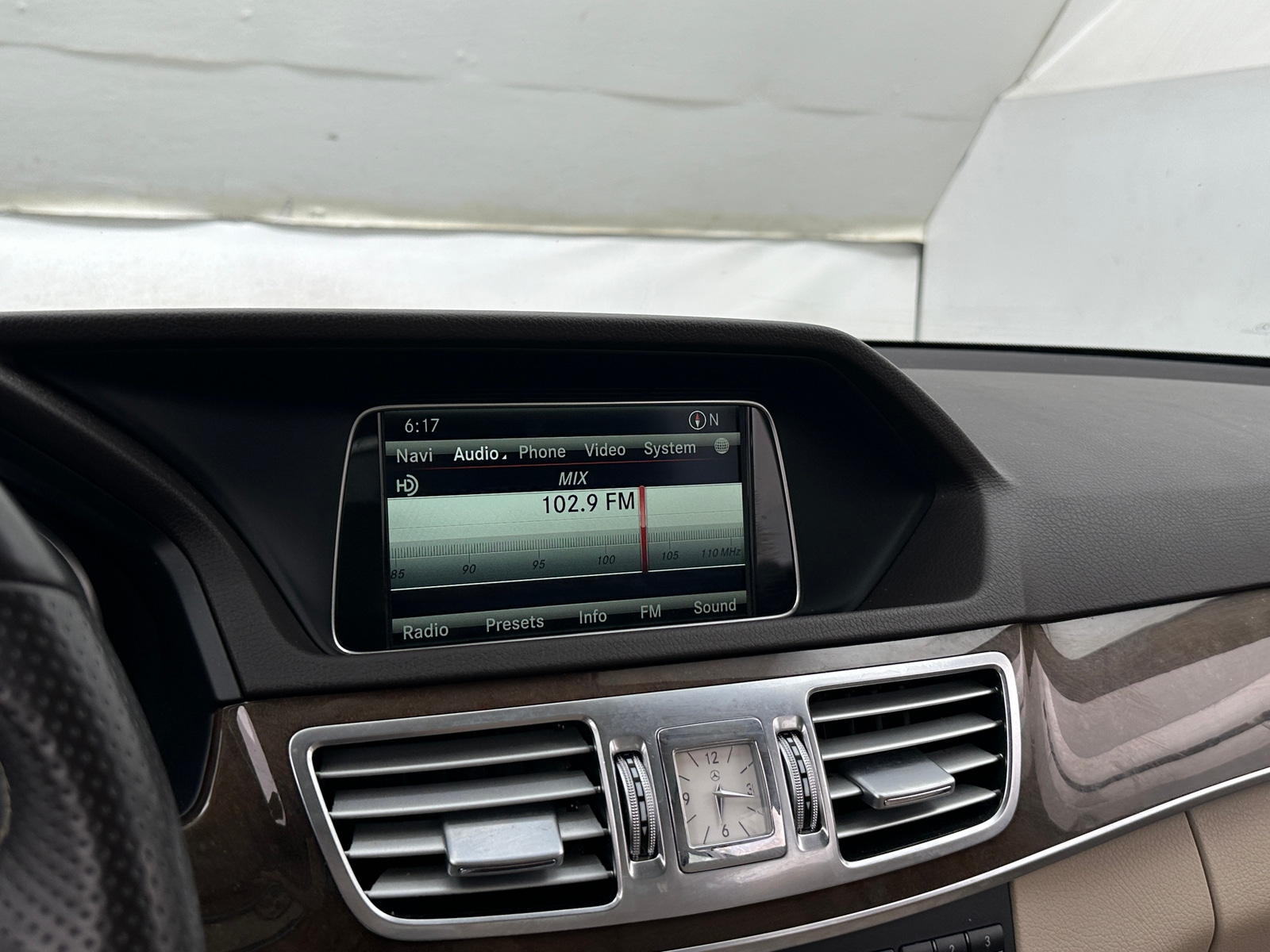 Thumbnail: 2014 Mercedes-Benz E-Class - 3