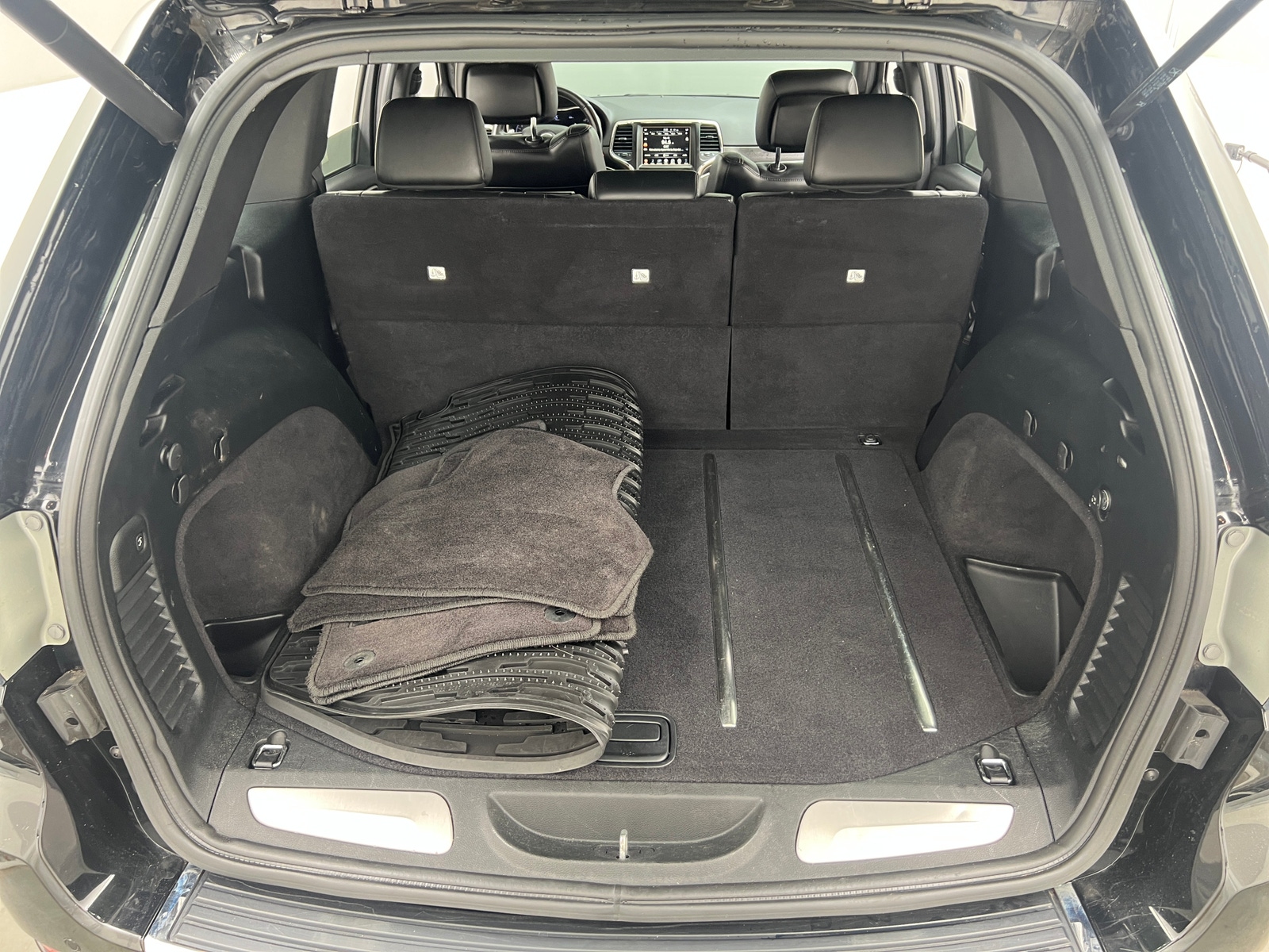 Thumbnail: 2017 Jeep Grand Cherokee - 6