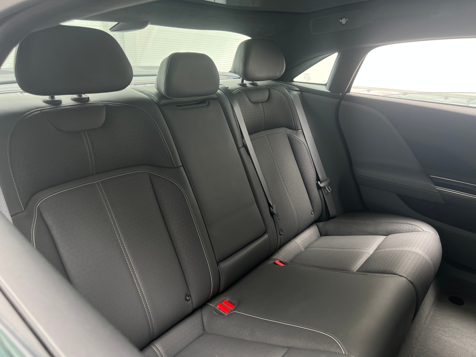 Thumbnail: 2022 Lucid Air - 5