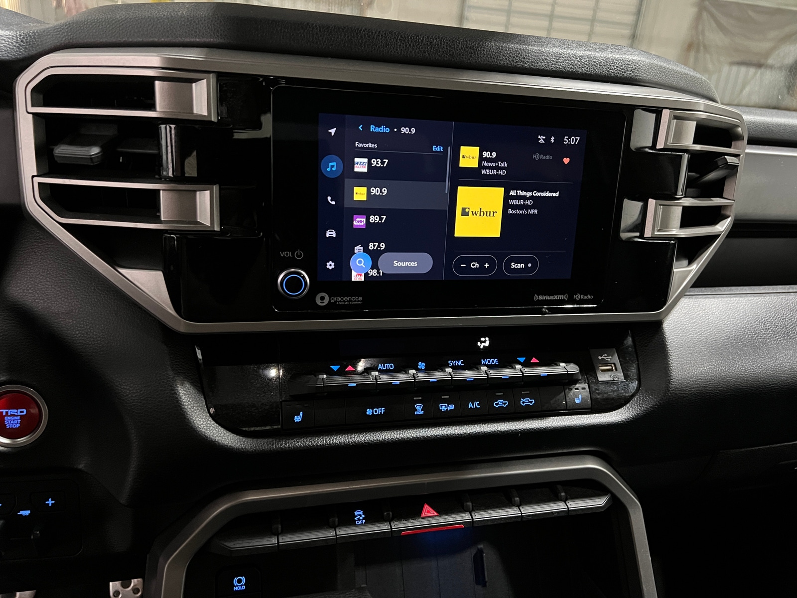 Thumbnail: 2022 Toyota Tundra - 3