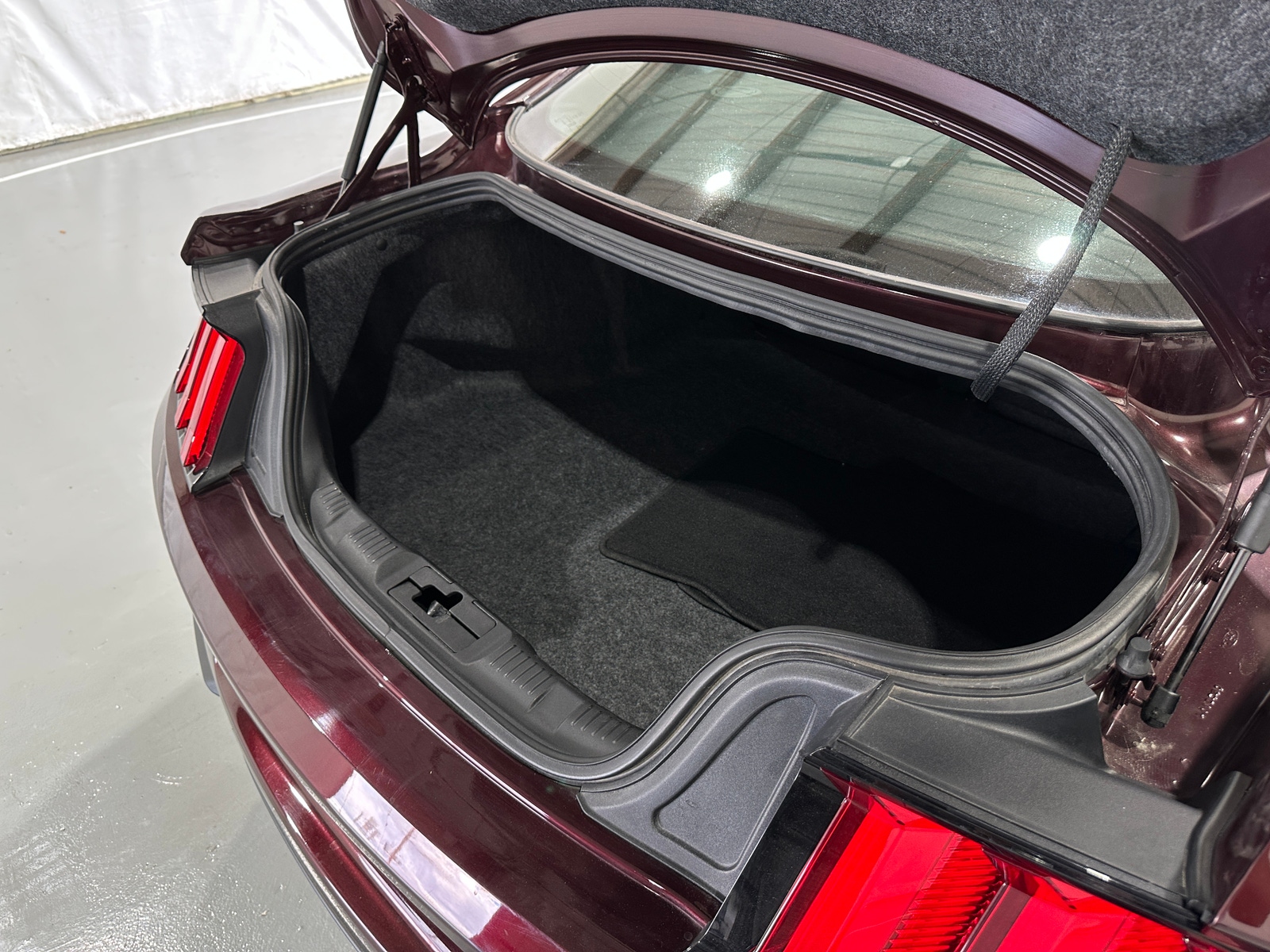 Thumbnail: 2018 Ford Mustang - 5