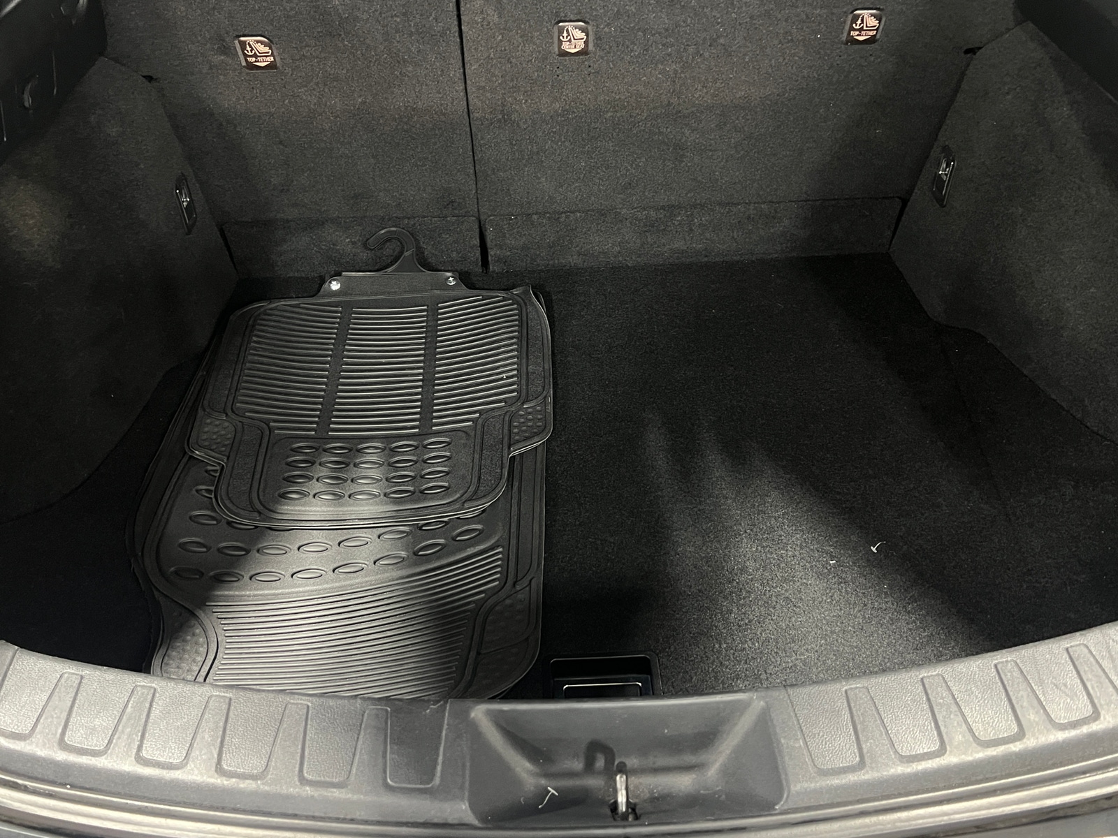 Thumbnail: 2019 Lexus UX - 6