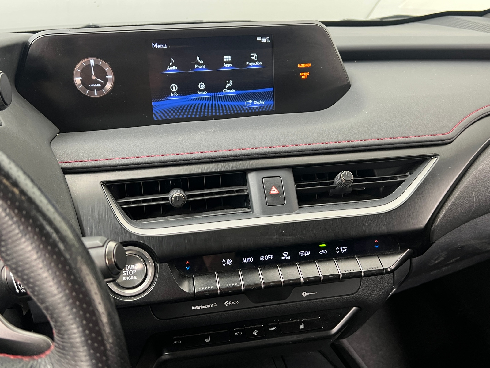 Thumbnail: 2019 Lexus UX - 3