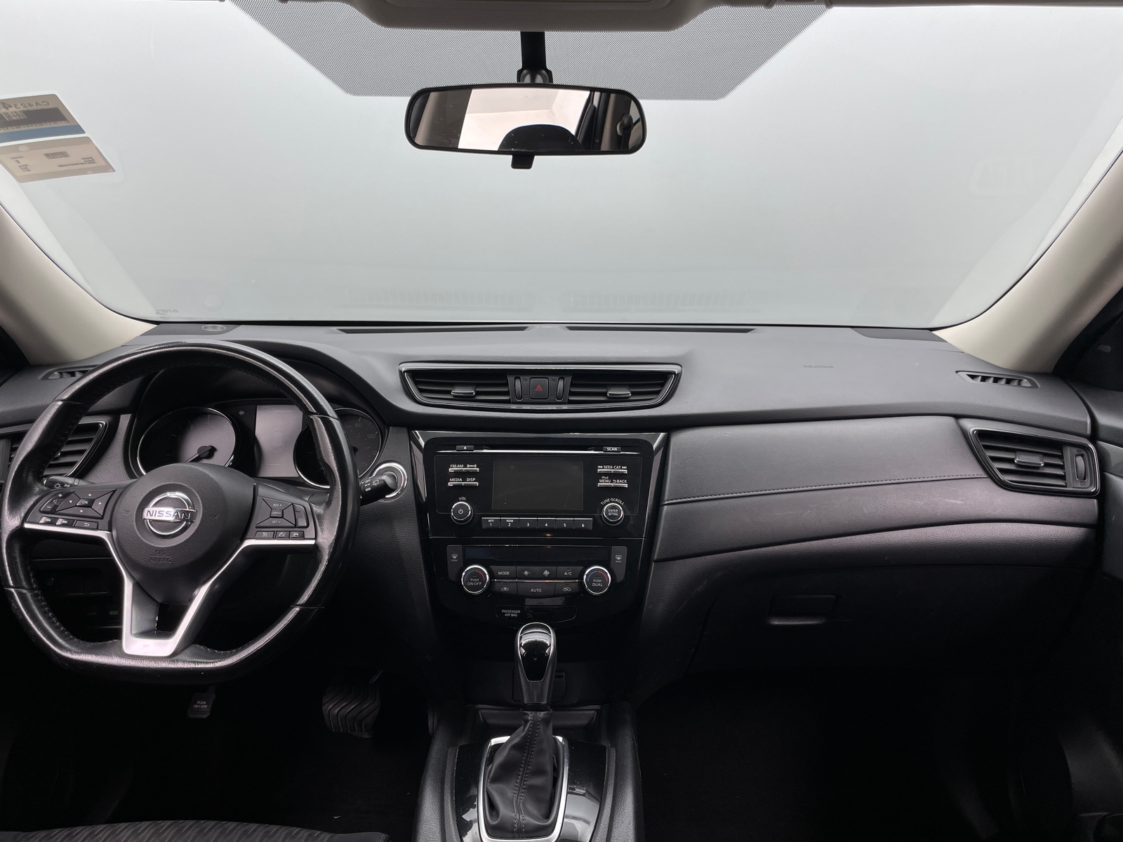 Thumbnail: 2017 Nissan Rogue - 3