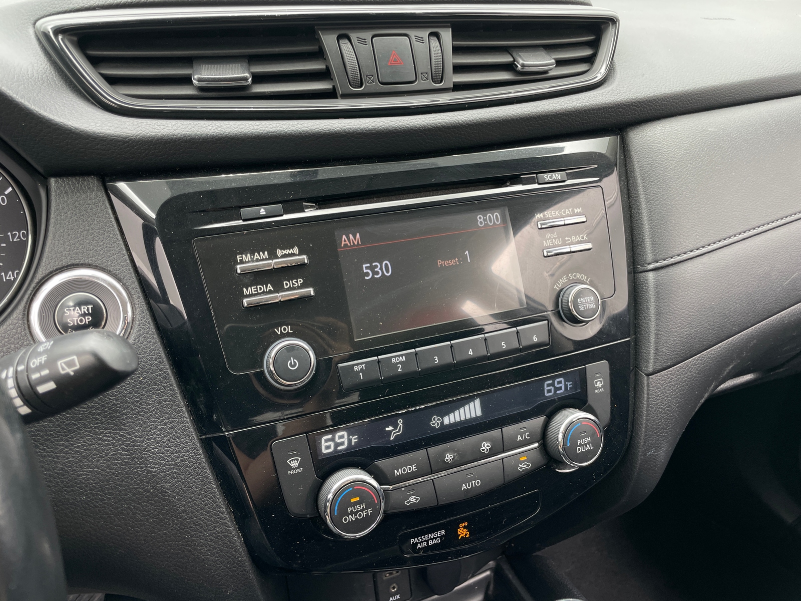 Thumbnail: 2017 Nissan Rogue - 4