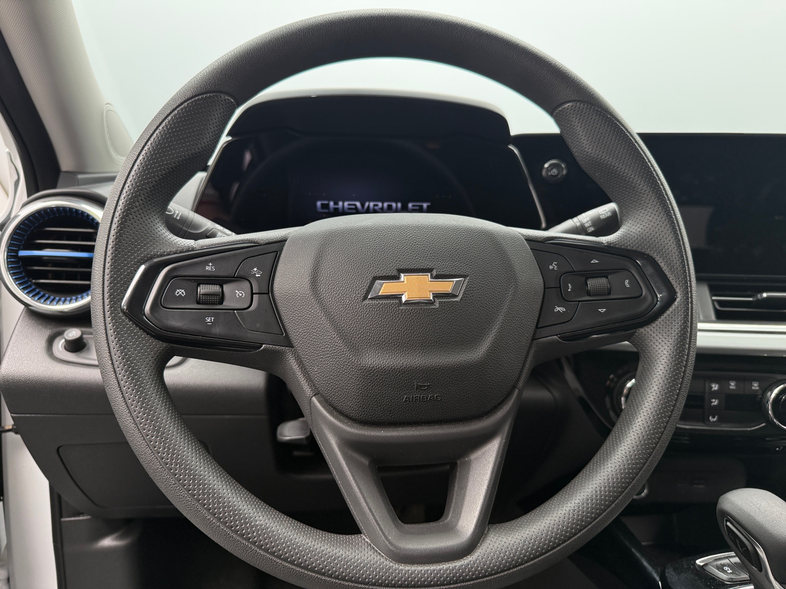 Thumbnail: 2025 Chevrolet Trax - 5