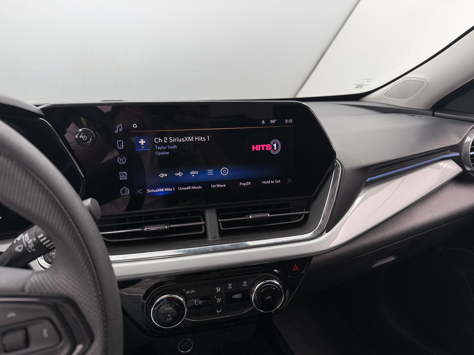 Thumbnail: 2025 Chevrolet Trax - 4