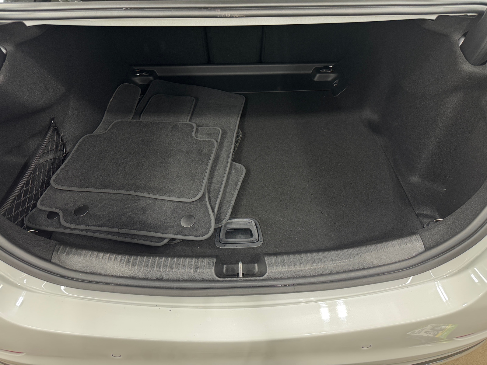 Thumbnail: 2025 Mercedes-Benz C-Class - 6