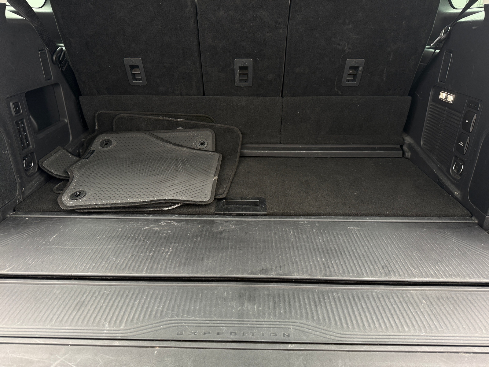 Thumbnail: 2025 Ford Expedition - 6