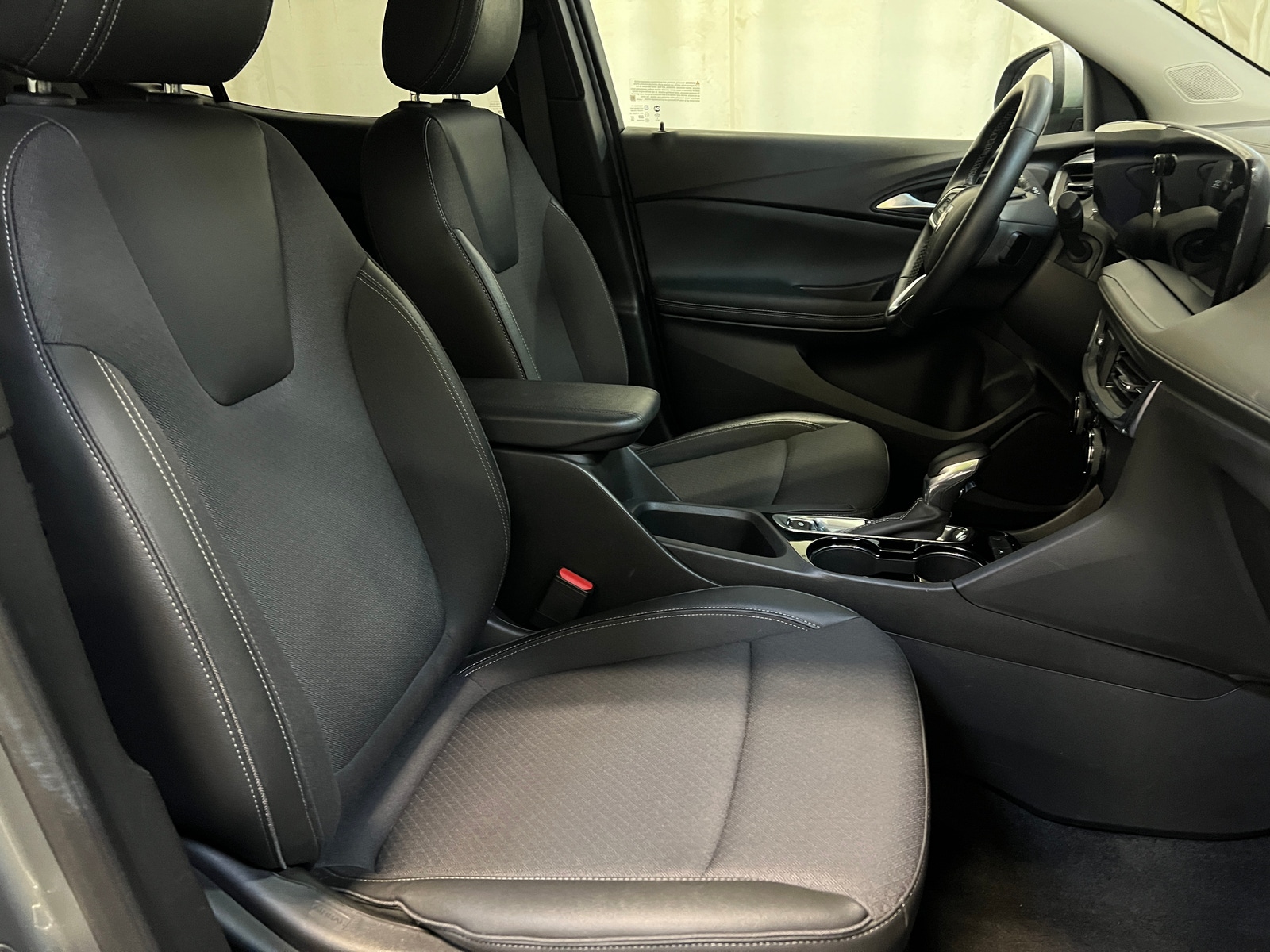 Thumbnail: 2025 Buick Encore GX - 2