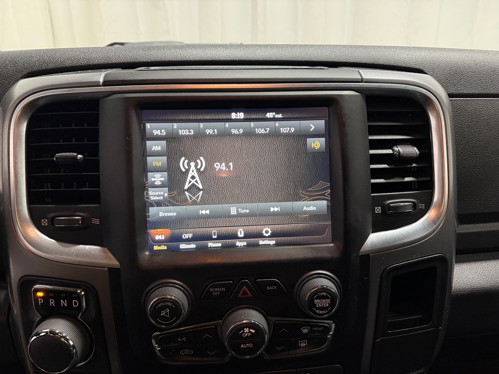 Thumbnail: 2021 RAM 1500 Classic - 4