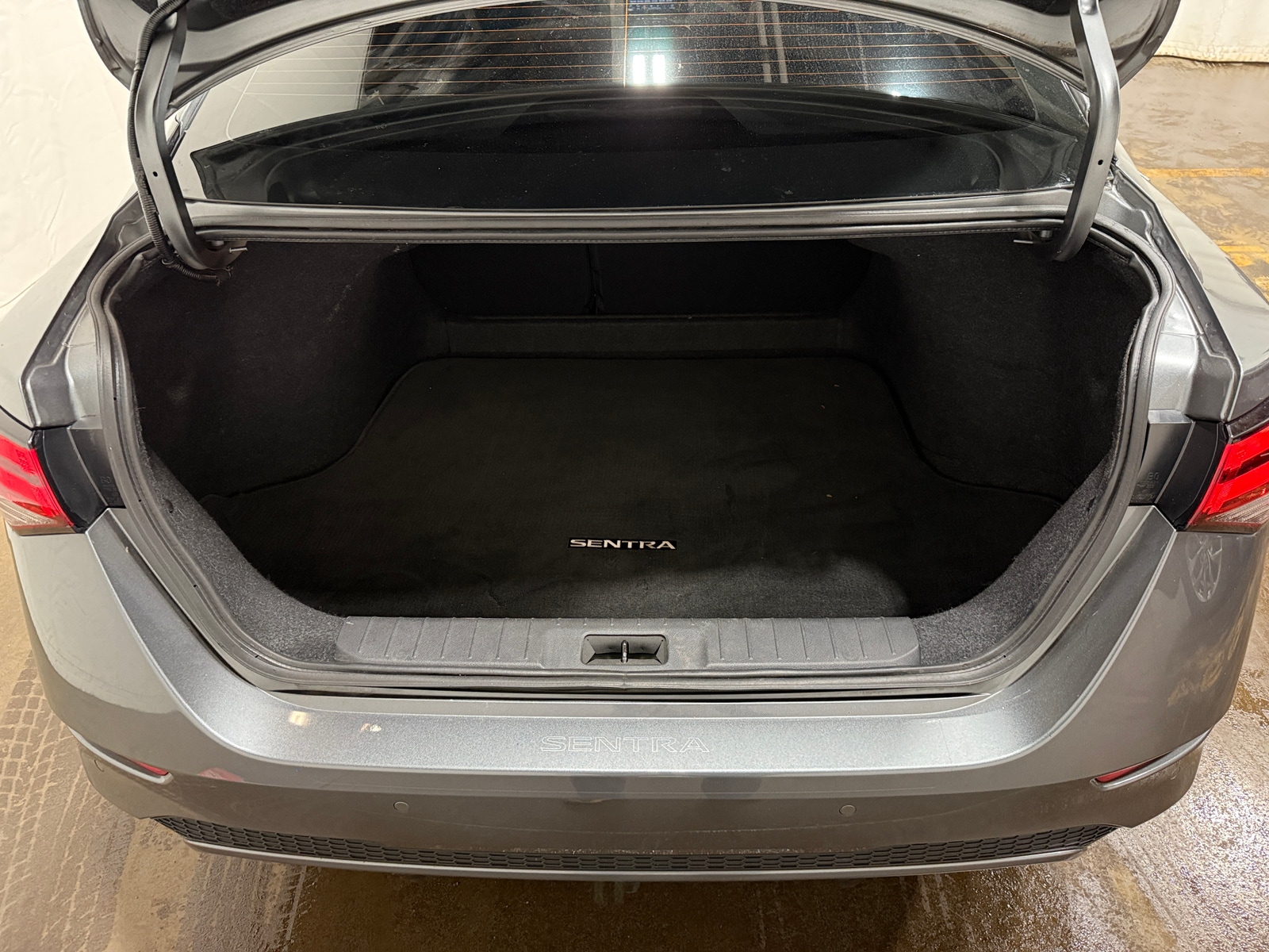 Thumbnail: 2022 Nissan Sentra - 7