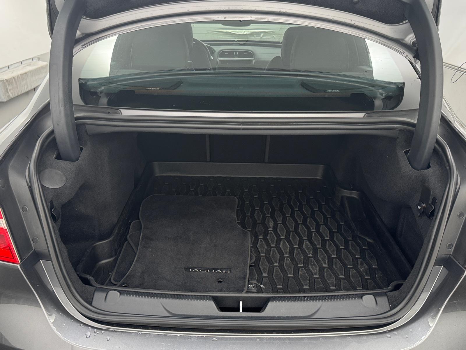 Thumbnail: 2019 Jaguar XE - 6