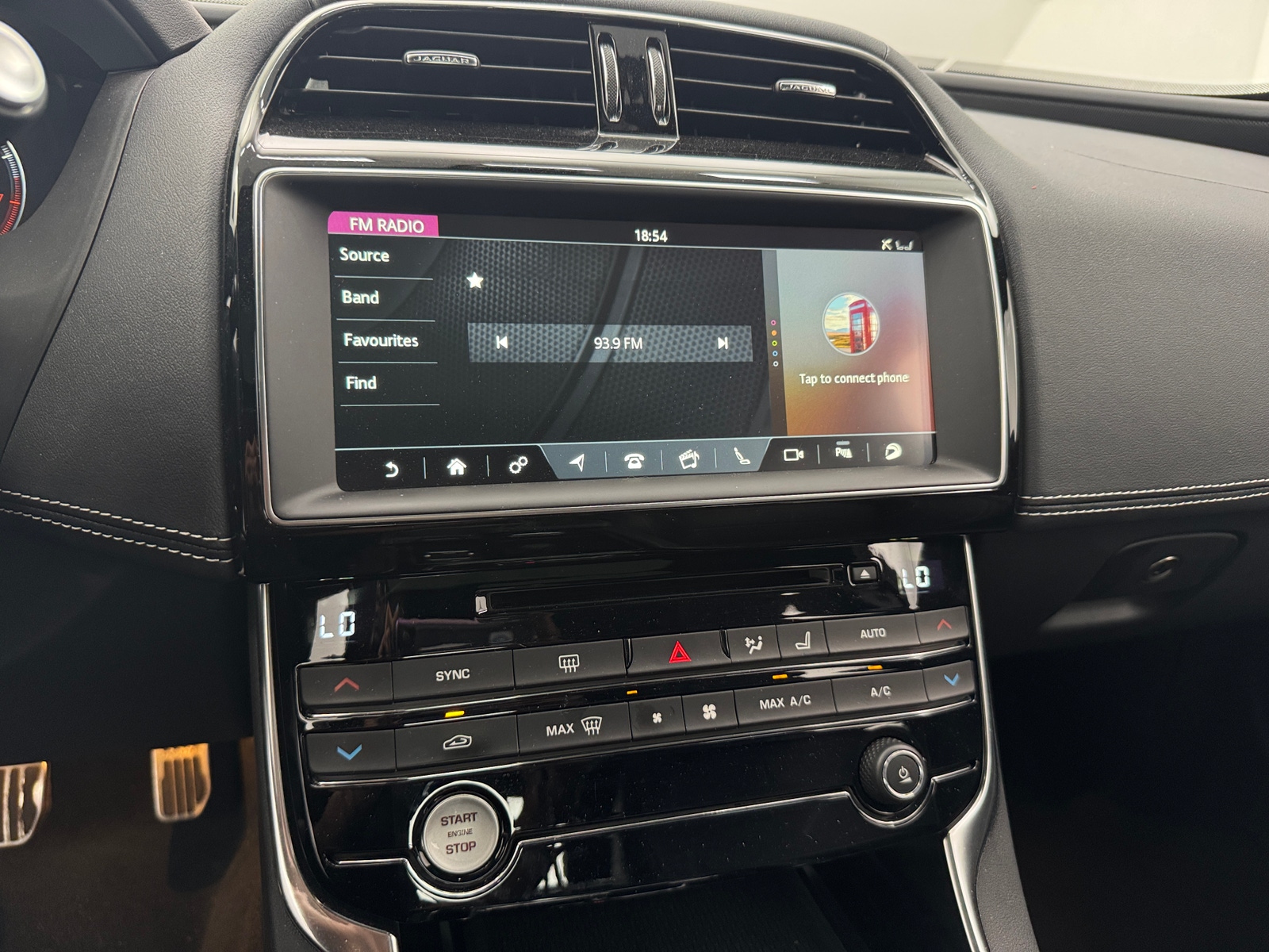 Thumbnail: 2019 Jaguar XE - 3