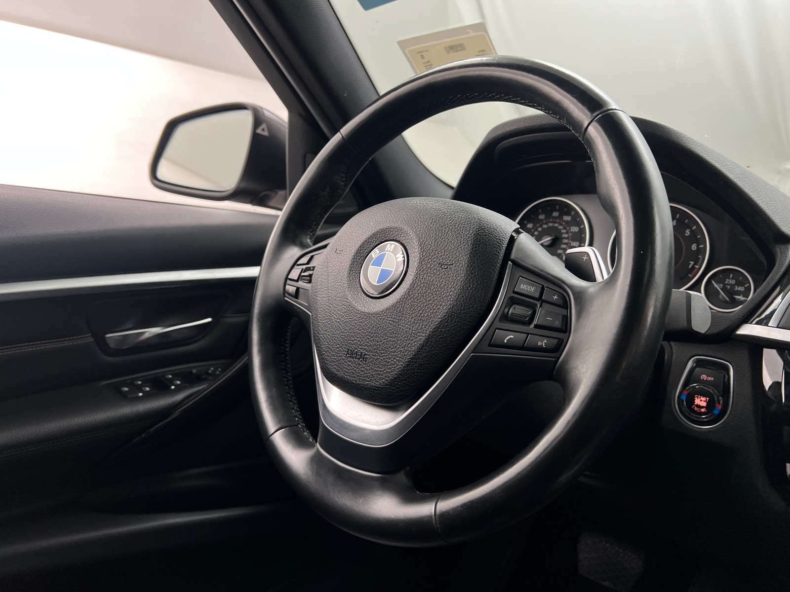 Thumbnail: 2018 BMW 3 Series - 4