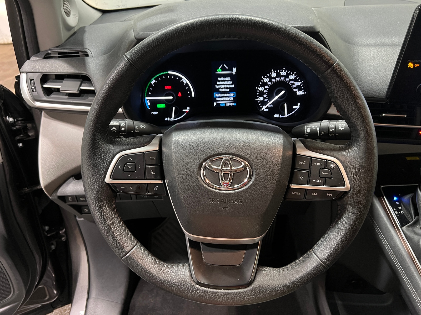 Thumbnail: 2023 Toyota Sienna - 4