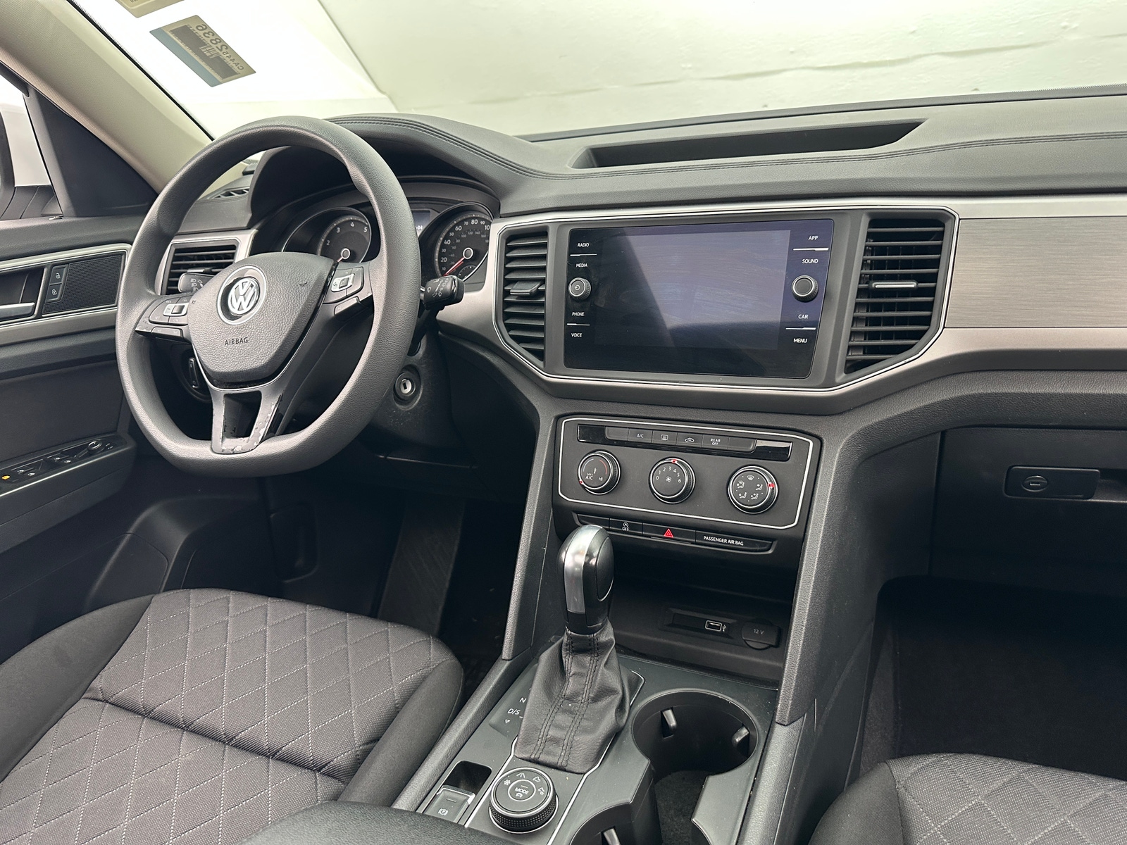 Thumbnail: 2018 Volkswagen Atlas - 3