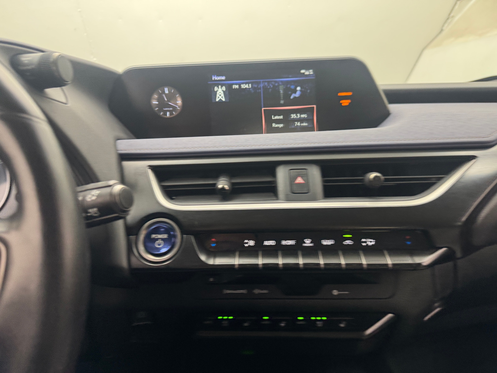 Thumbnail: 2021 Lexus UX - 3