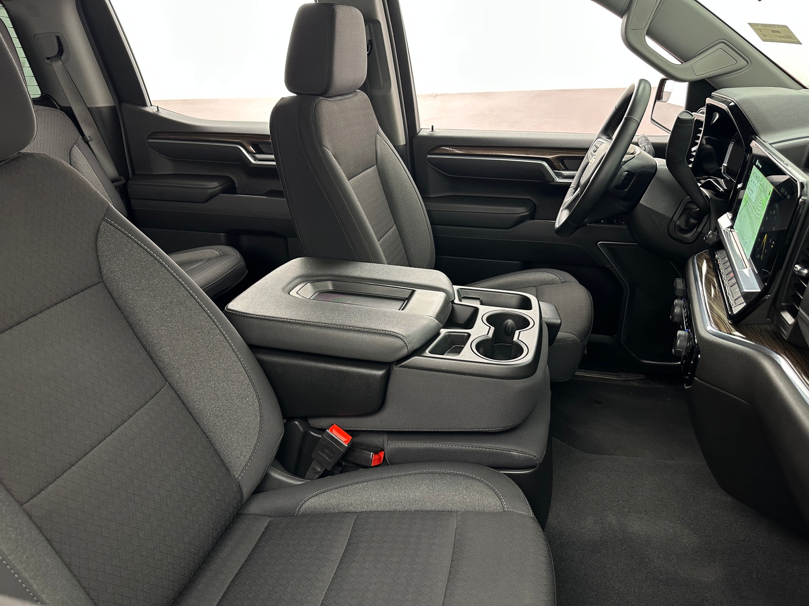 Thumbnail: 2025 Chevrolet Silverado 1500 - 2