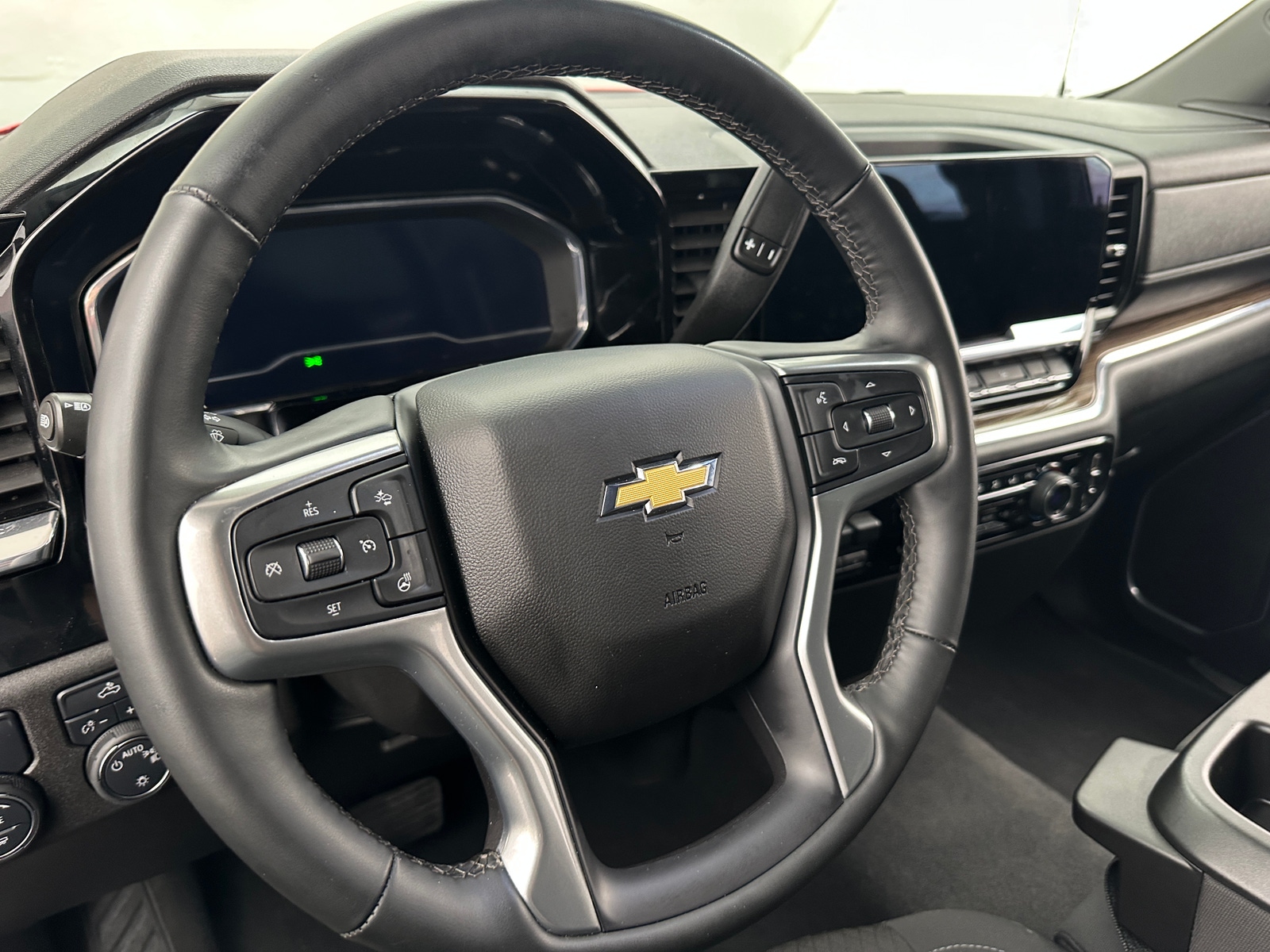 Thumbnail: 2025 Chevrolet Silverado 1500 - 5