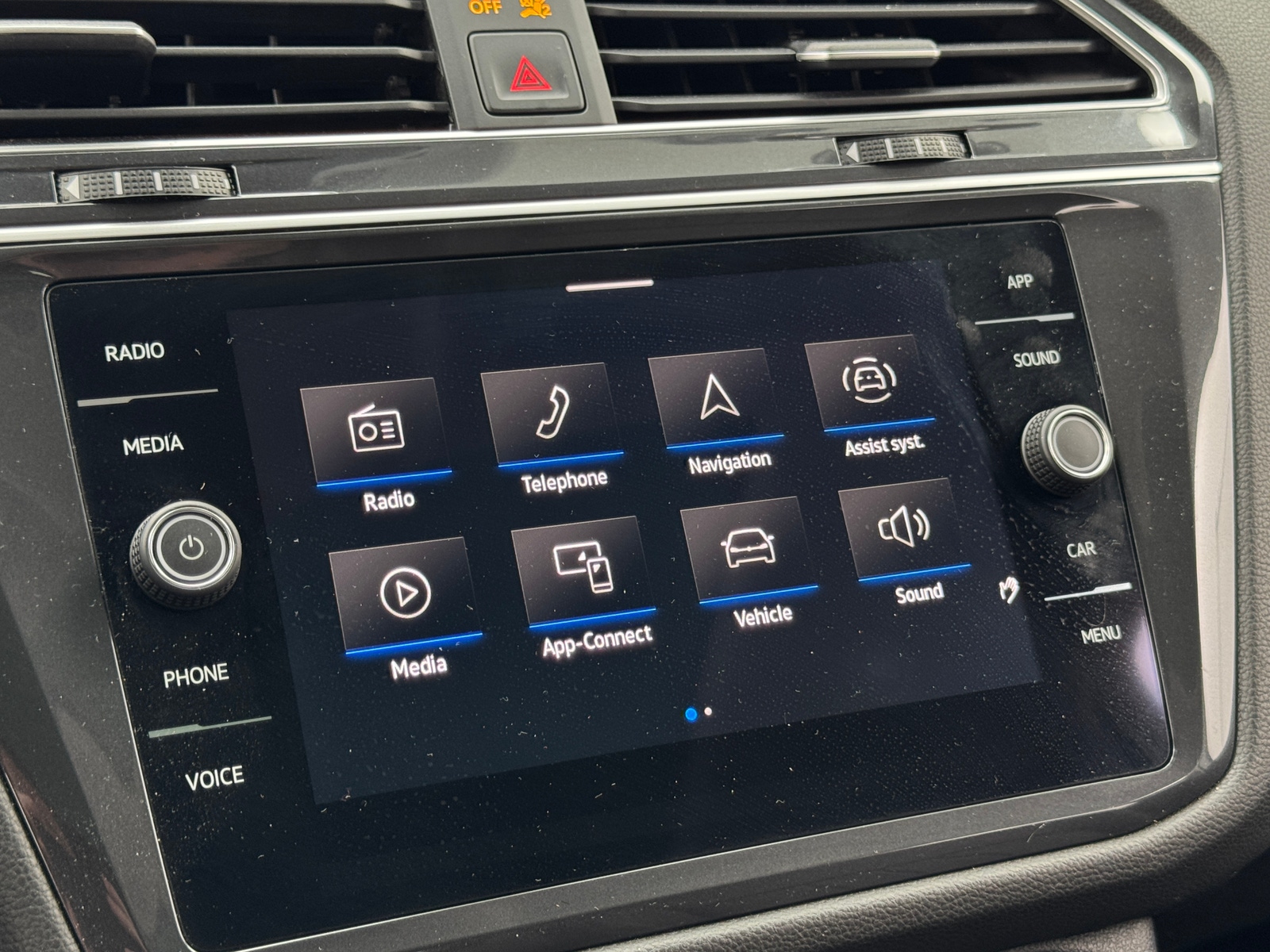 Thumbnail: 2024 Volkswagen Tiguan - 3