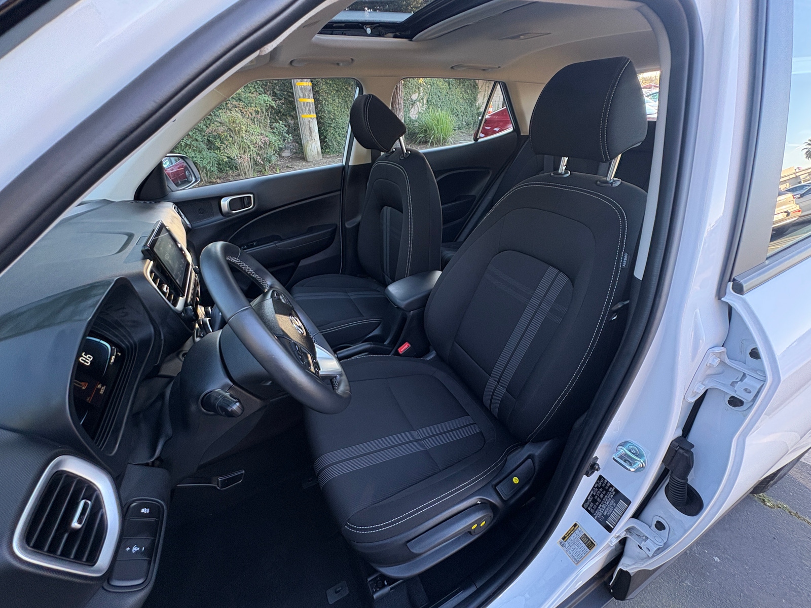 Thumbnail: 2025 Hyundai Venue - 2