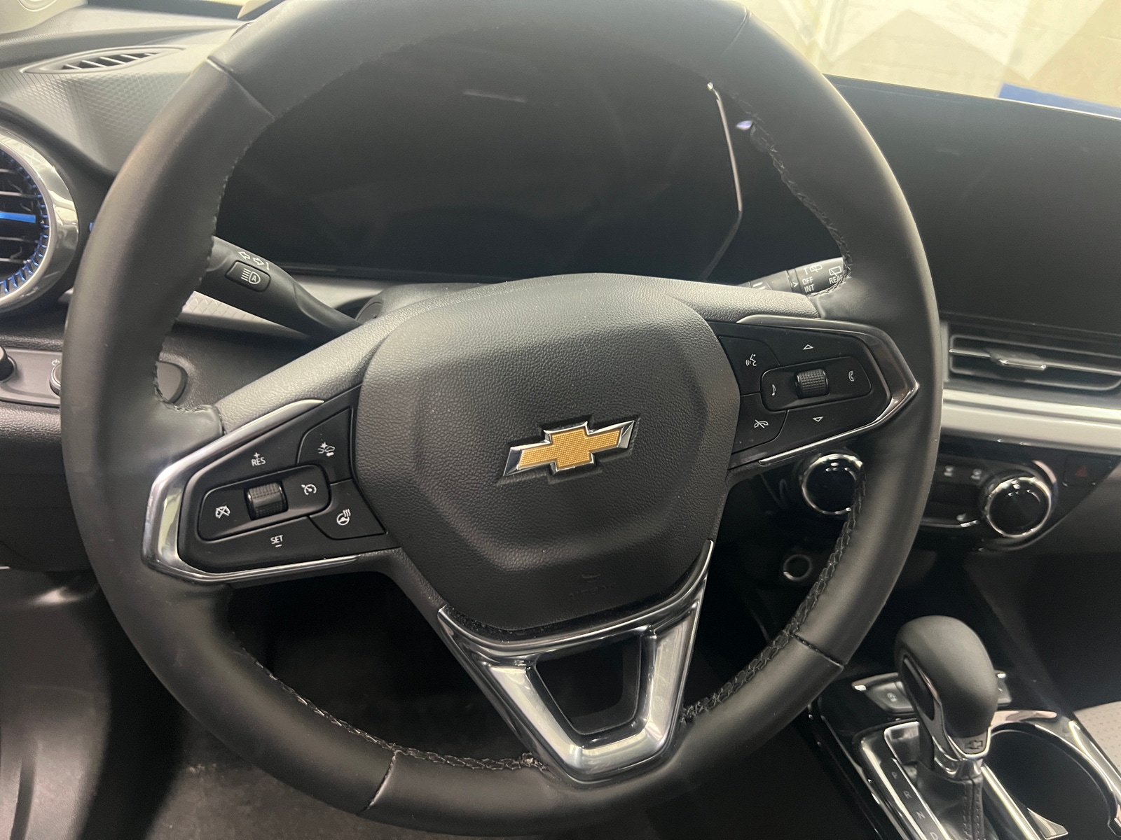 Thumbnail: 2025 Chevrolet Trax - 5