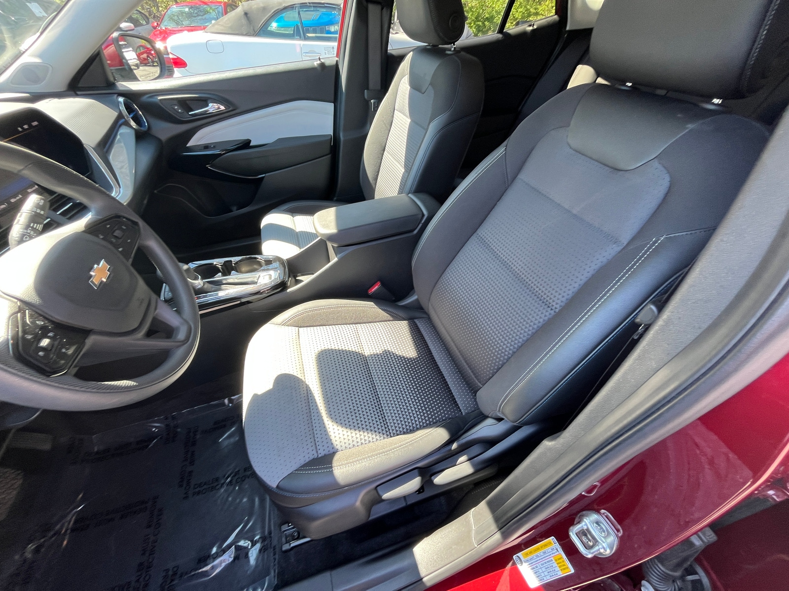 Thumbnail: 2025 Chevrolet Trax - 2