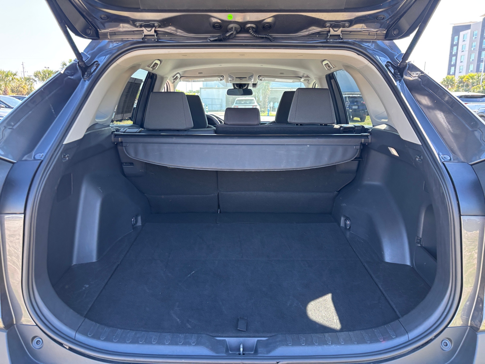 Thumbnail: 2025 Toyota RAV4 - 6