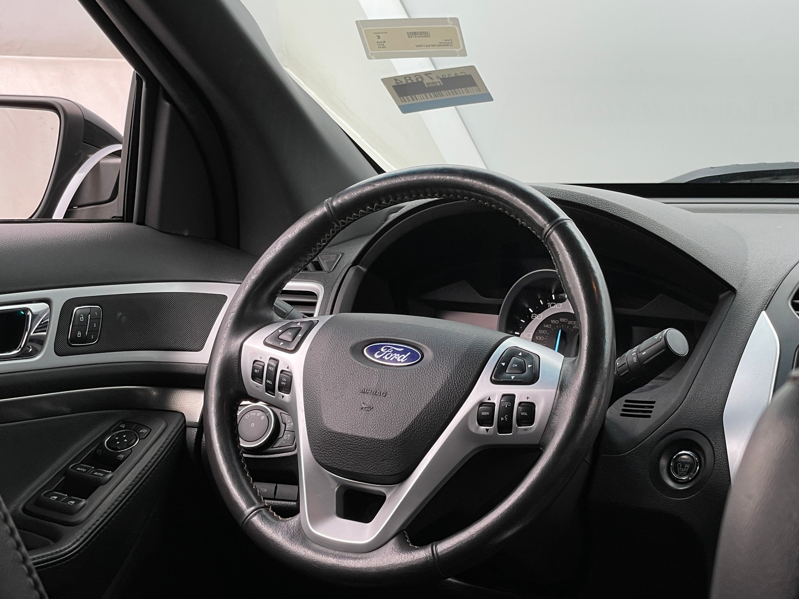 Thumbnail: 2015 Ford Explorer - 4