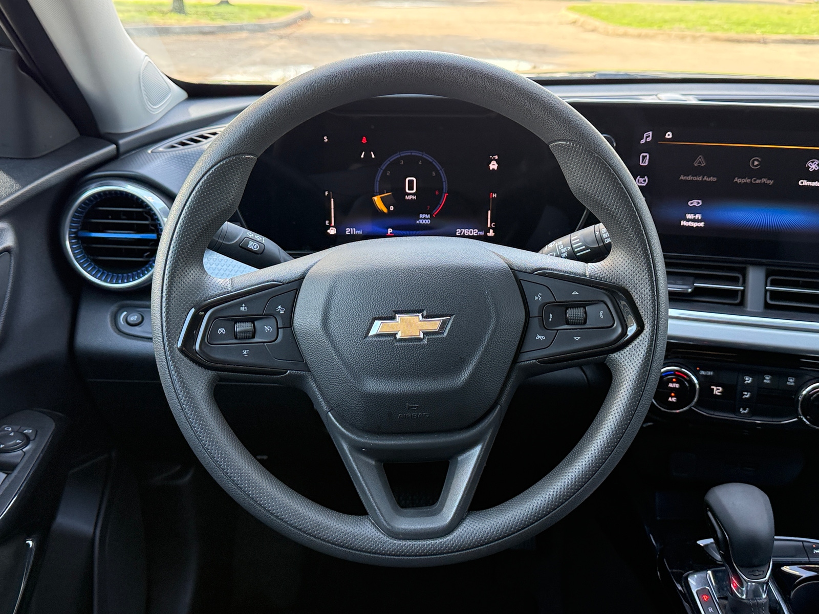 Thumbnail: 2025 Chevrolet Trax - 5