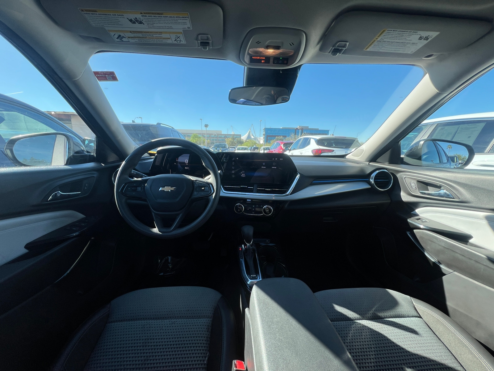 Thumbnail: 2025 Chevrolet Trax - 3