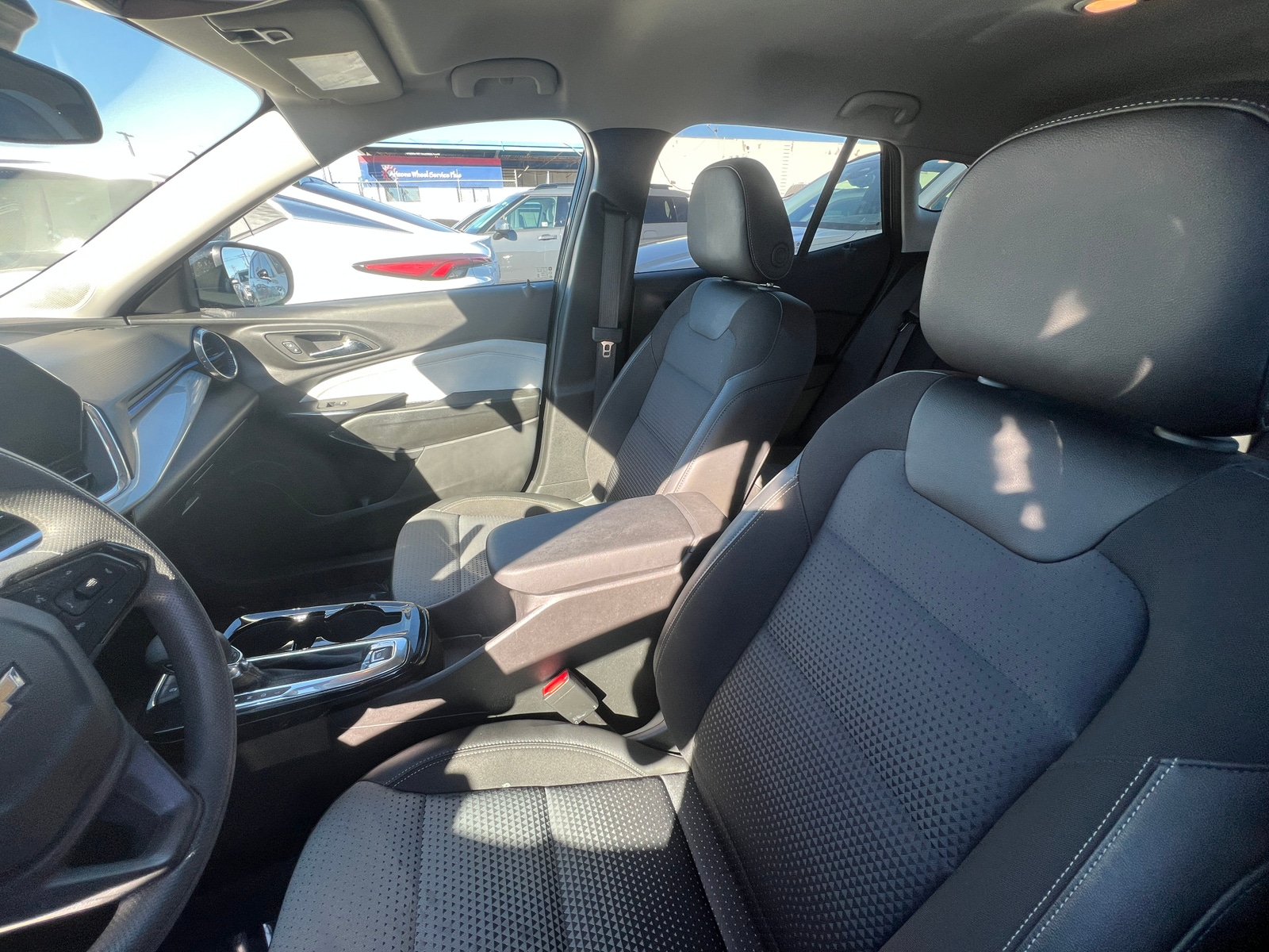 Thumbnail: 2025 Chevrolet Trax - 2