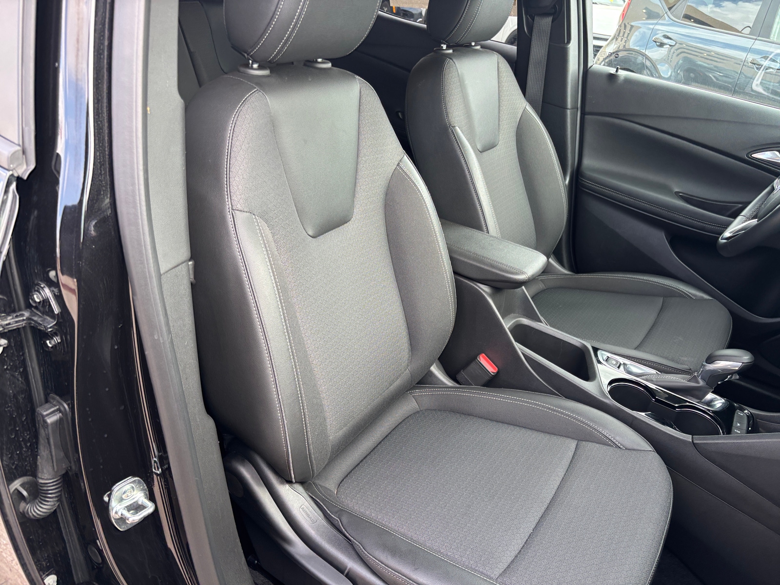 Thumbnail: 2025 Buick Encore GX - 2