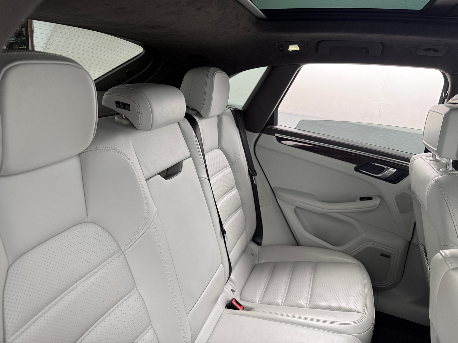 Thumbnail: 2021 Porsche Macan - 5