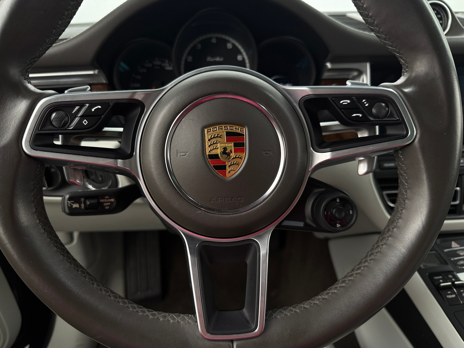 Thumbnail: 2021 Porsche Macan - 4